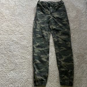 american eagle stretchy camp jeans